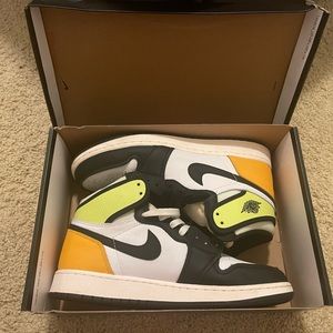 Original Box- Jordan 1: Volt Gold